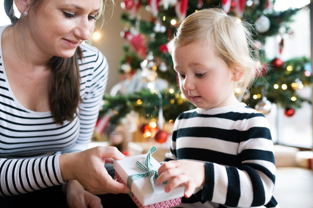 10-timeless-christmas-gifts-for-kids-under-8-years-old-this-simple