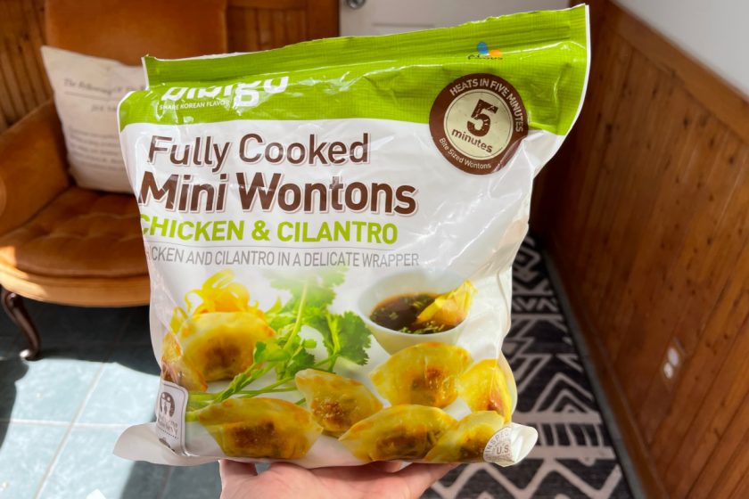 bag of bigigo mini wontons, chicken and cilantro