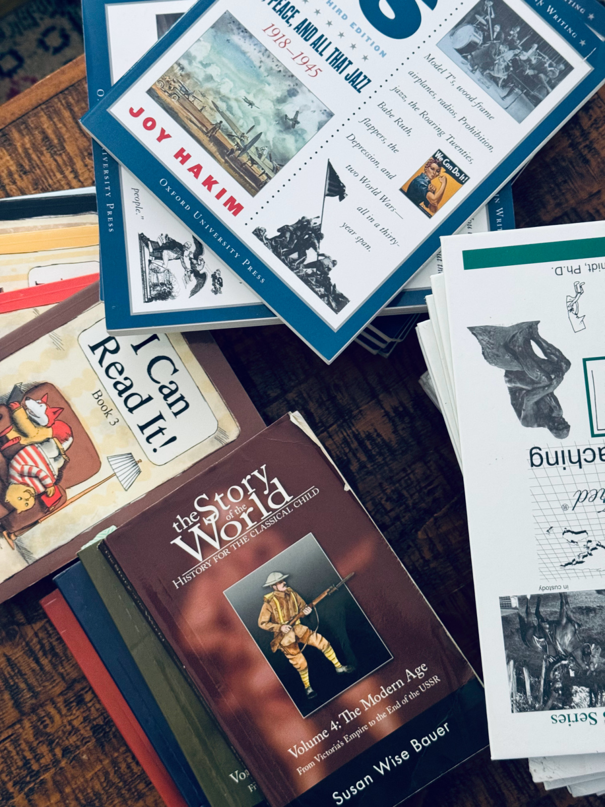 homeschool books to be decluttered.